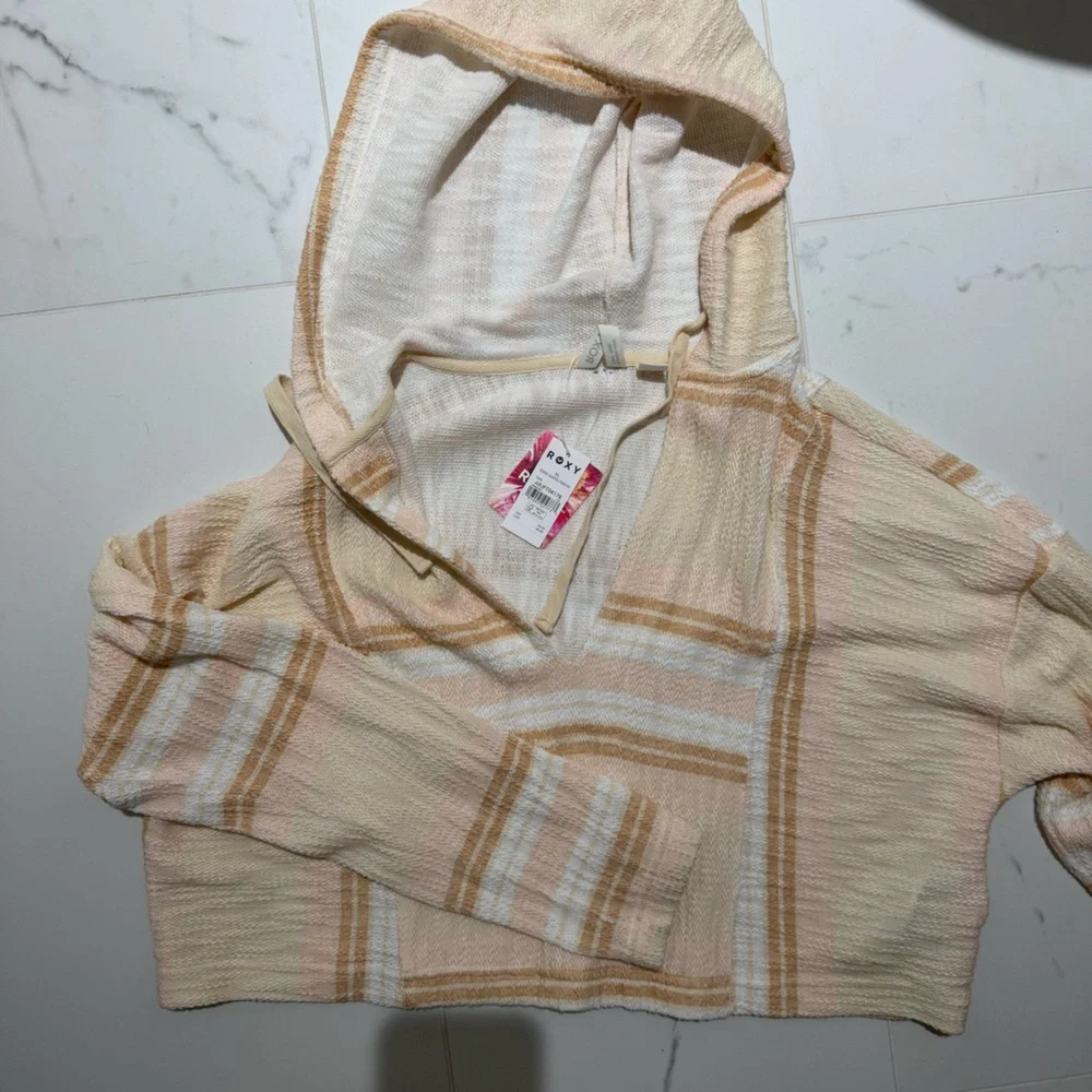 Roxy Sweater - Picture 1 of 2